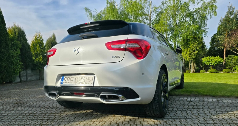 Citroen DS5 cena 69864 przebieg: 155000, rok produkcji 2017 z Gniezno małe 106